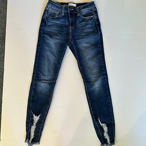 KanCan signature mid rise ankle jeans. Like new.